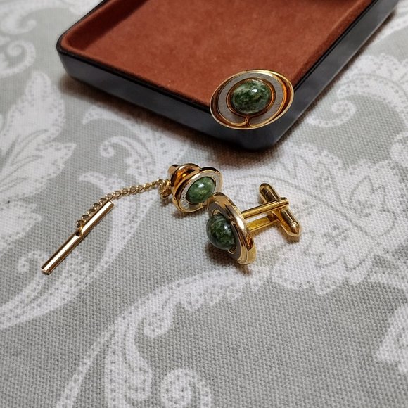 🎬 Jade Cufflinks & Tie Tac Set - Picture 2 of 4